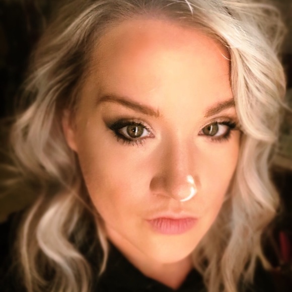 Meet your Posher, Jamie - Picture 1 of 2